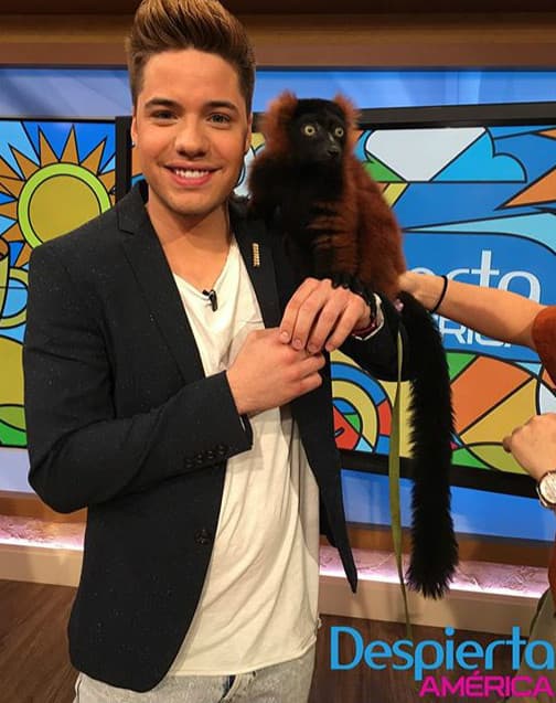 ¡Qué tierno! A William Valdes le encantan los animalitos. (3 de marzo, 2016)