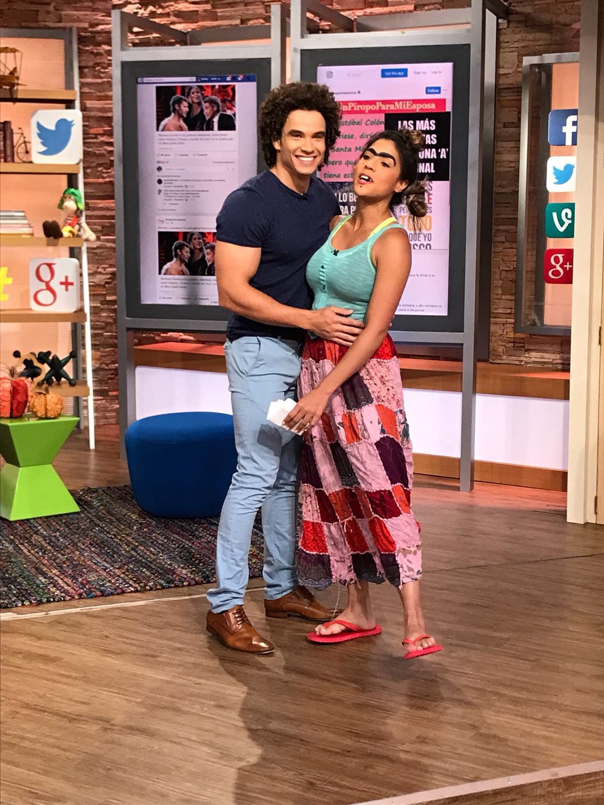 La dominicana le lanzó un par de piropos y Aldrin estaba un poquito nervioso.