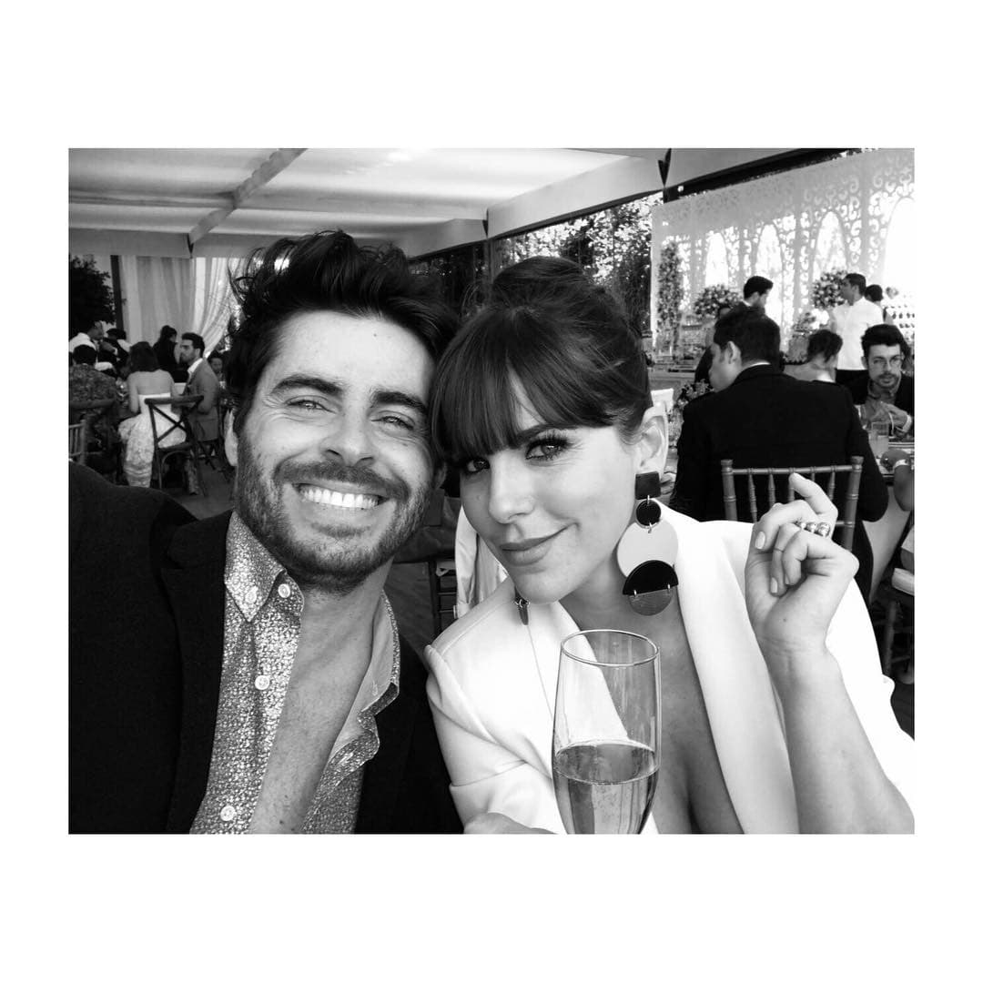 <b><a href="http://www.univision.com/temas/maria-fernanda-yepes">María Fernanda</a></b> y 
<b>José María</b> se llevan tan sólo un año de diferencia, tal vez esa sea la clave que ellos tienen para ser la pareja perfecta.