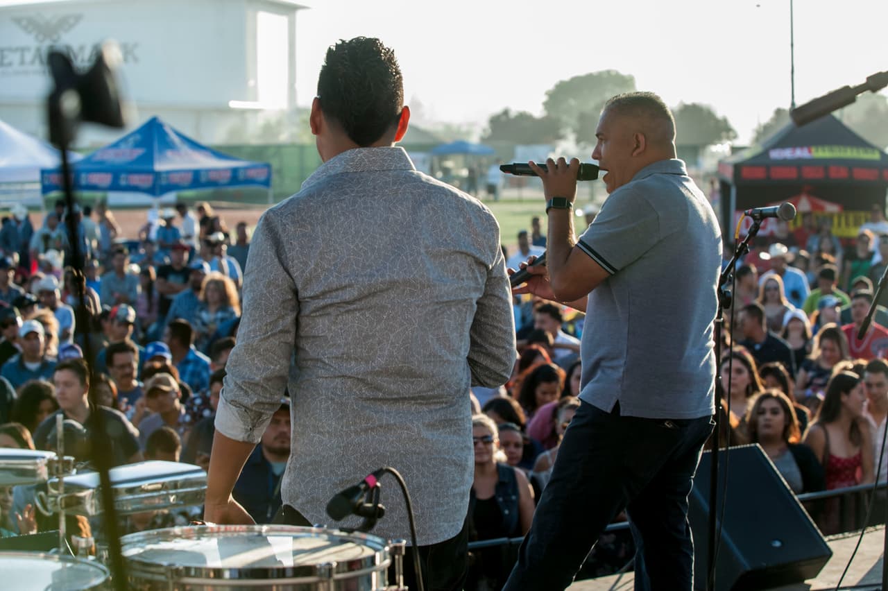 Festival del Cinco de Mayo con la familia Univision Fresno