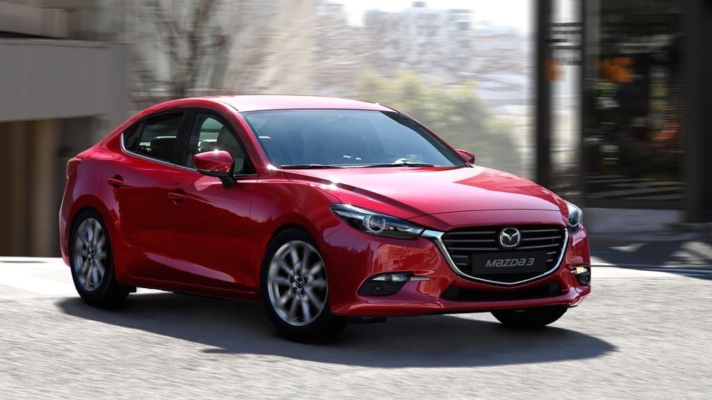 <b>1. <a href="http://www.univision.com/noticias/mazda/mazda-actualiza-su-exitoso-mazda3-para-2017-fotos" target="_blank">Mazda3 2017</a></b>: En 2017 el brillante compacto de Mazda ocupa el primer lugar de la lista por cuarto año consecutivo. Con un 
<b>precio inicial de 17,845 dólares</b> el Mazda3 Sport ofrece belleza, calidad, excelente manejo y funciones como cámara retrovisora, conectividad Bluetooth y encendido por botón.