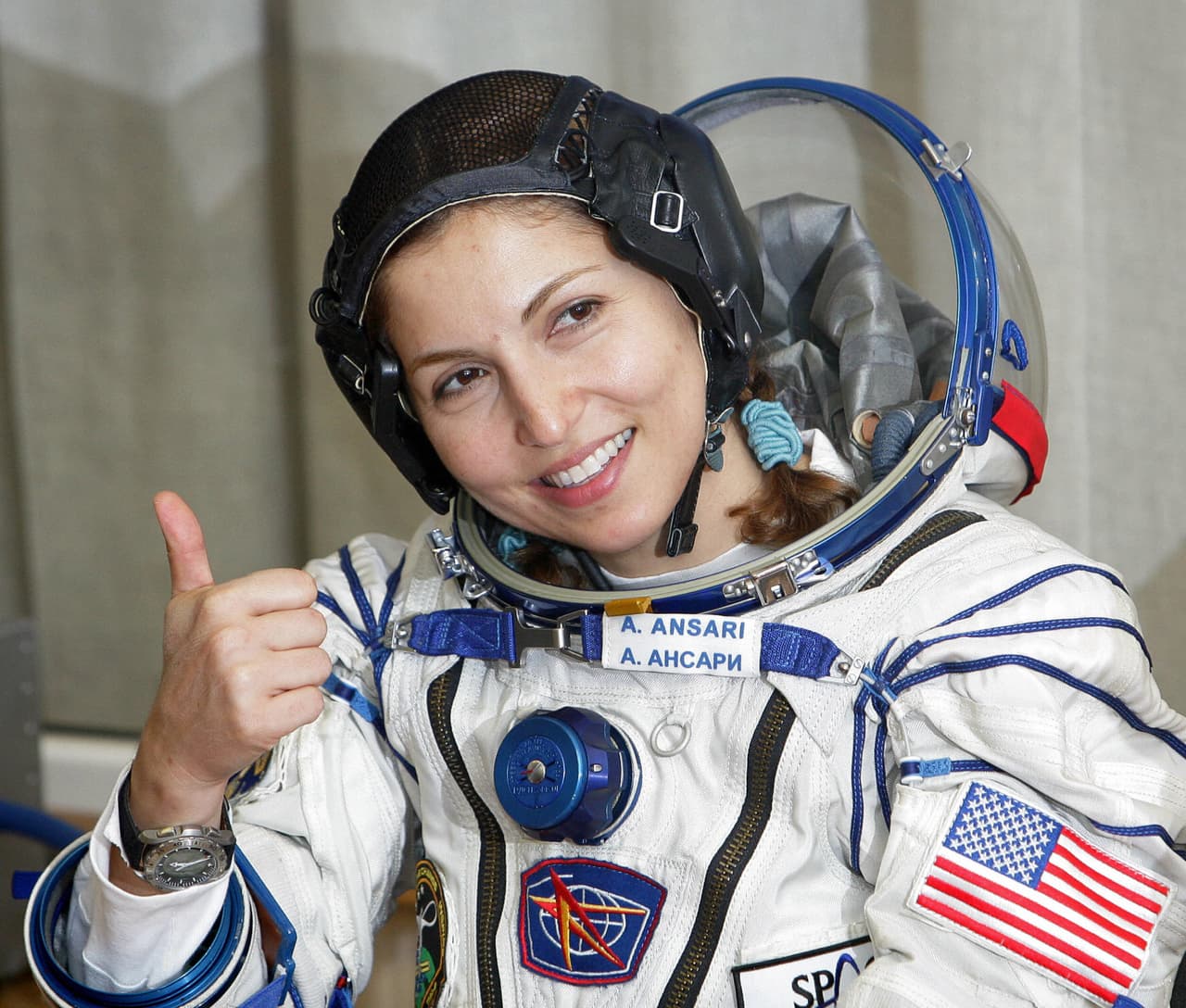 <b>Anousheh Ansari, 2006.</b> Esta empresaria iraní-estadounidense de la telecomunicaciones viajó al espacio cuando tenía 40 años. Es la primera mujer turista astronauta de la historia y la última en pagar 20 millones de dólares, luego el precio del paseo aumentó.