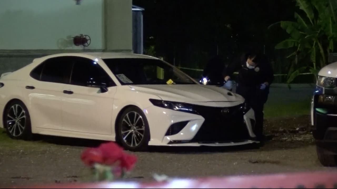 Dos sospechosos se acercaron a él y le dispararon en múltiples ocasiones, el hombre falleció en la escena. Los sospechosos huyeron del lugar. Hasta el momento no se tiene más información.