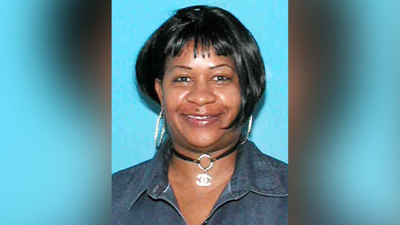 Debria Tripps, la buscan por provocar heridas en una persona mayor.