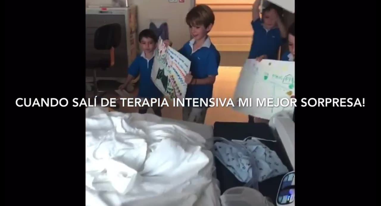 Su familia fue un importante soporte en este proceso, sobre todo sus hijos: "
<b><a href="https://www.univision.com/famosos/no-pudo-hacerlo-como-siempre-pero-la-cirugia-de-ines-gomez-mont-no-le-impidio-poner-el-arbolito-con-su-familia-fotos">Mis pulgas que sin entender</a></b> bien que pasaba, siempre con sus sonrisas, sus besos, abrazos y su dulzura, me llenaban el alma de alegría y me motivaban a echarle más y más ganas para recuperarme rápido".