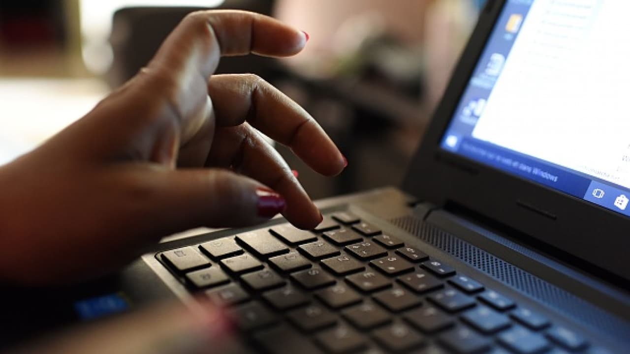 “El gobierno no llama a nadie”: alertan sobre estafas telefónicas con los cheques de estímulo económico