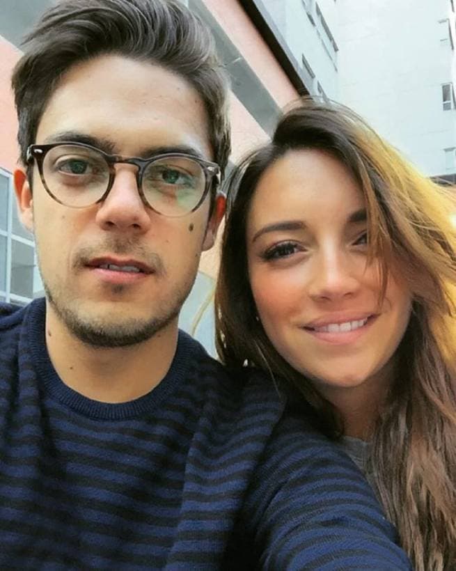 Regina Blandón y Roberto Flores dijeron "sí, acepto" luego de tres años de noviazgo. La pareja se casó a principios de septiembre de 2017 en la Ciudad de México. Pero solo 10 meses después ambos reconocieron que su matrimonio atravesaba una crisis.