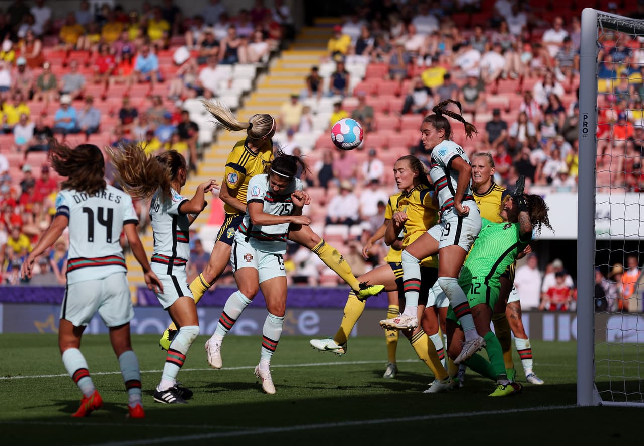 Suecia aplastó 5-0 a Portugal en la Jornada 3 con doblete de Filippa Angeldal, goles de Kosovare Asllani y Stina Blackstenius, y autogol de Carole Costa.