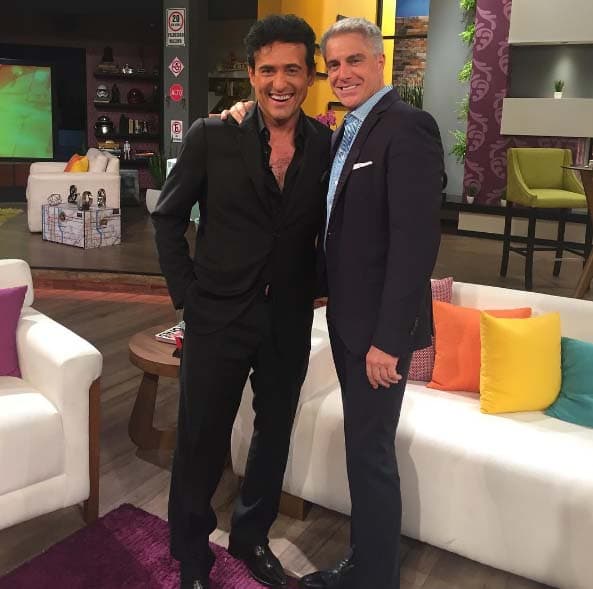 Muy elegantes Carlos y Lisardo.