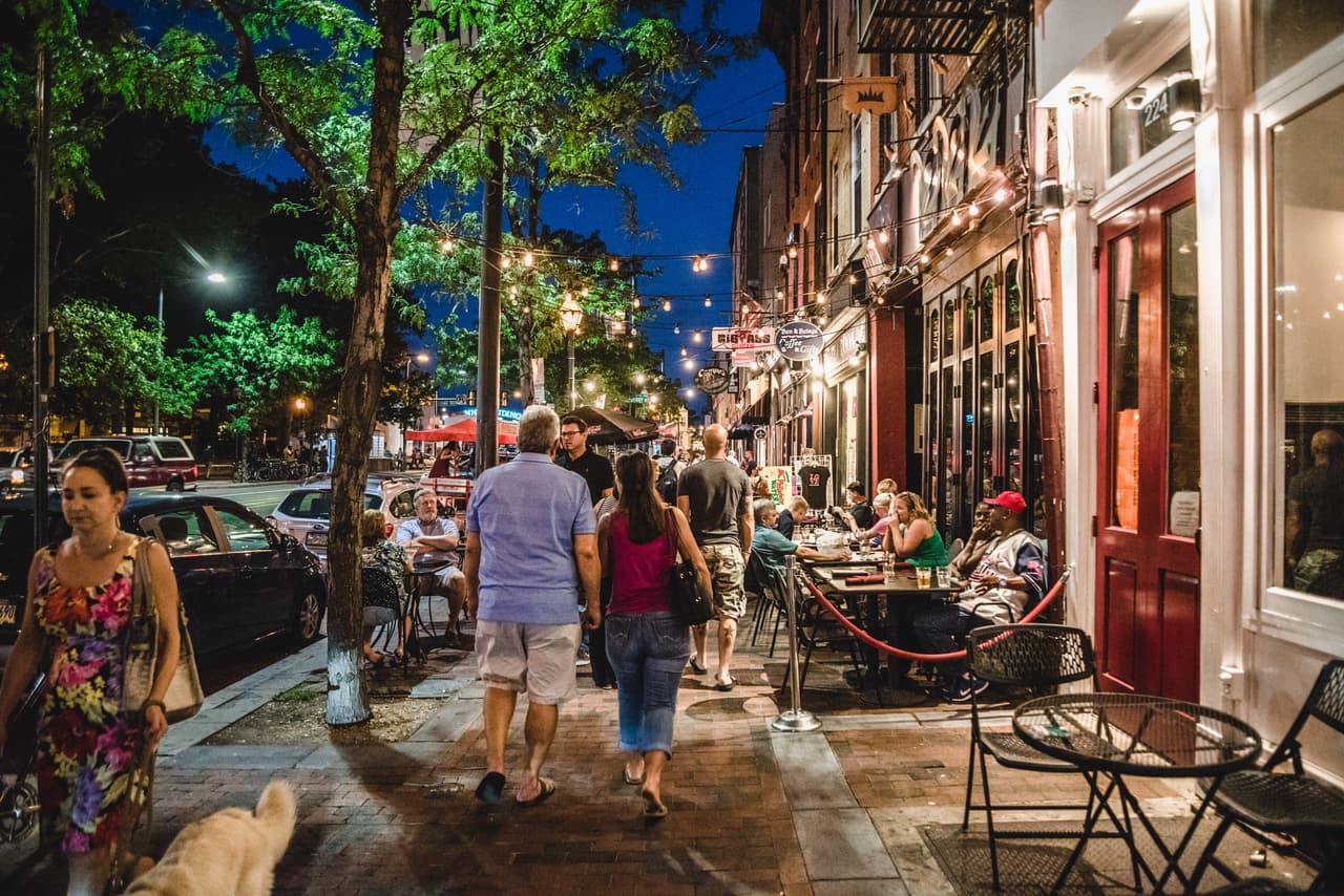 Pensilvania impone nuevas restricciones a bares, restaurantes y reuniones