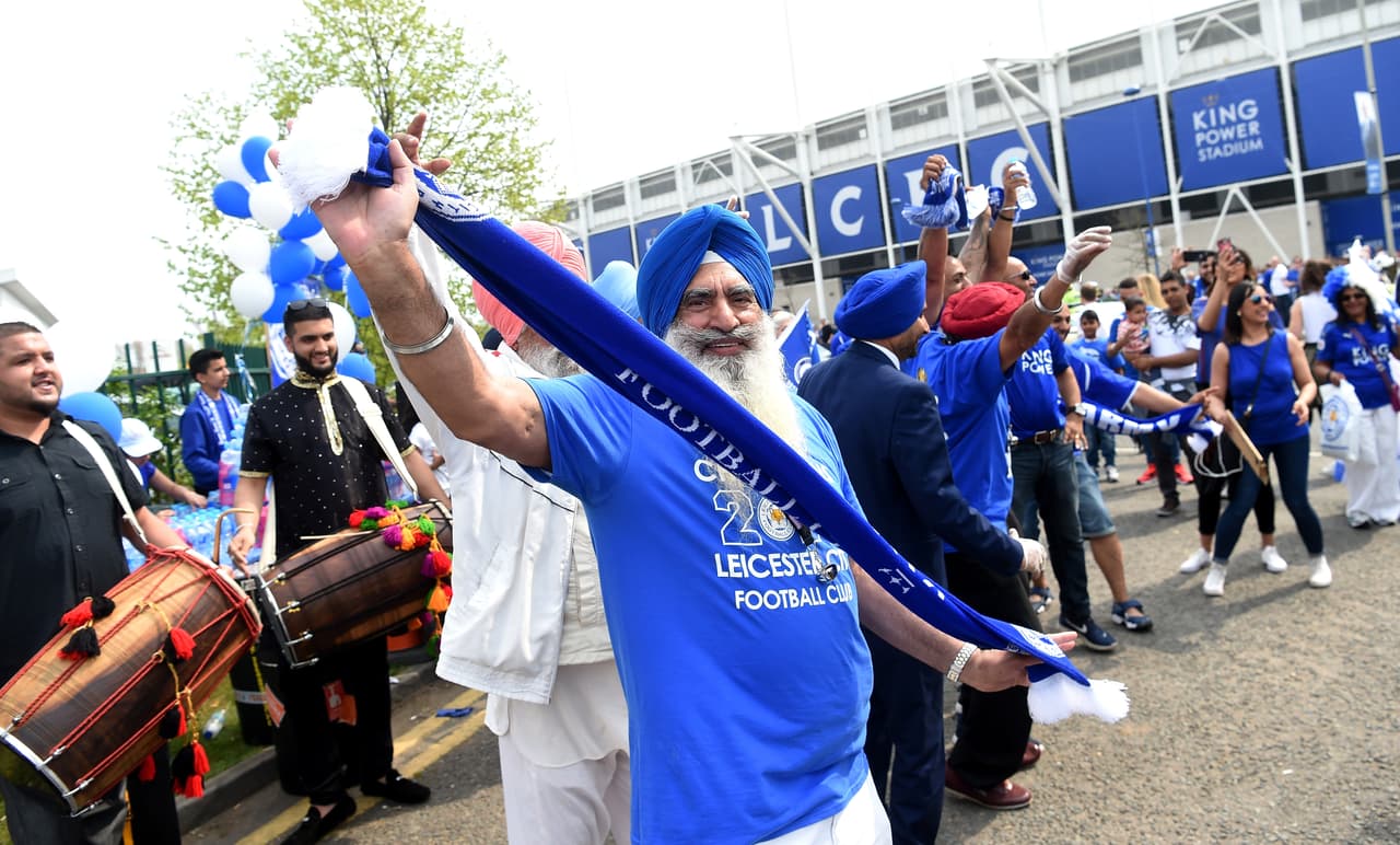 El Leicester vivió un día de fiesta celebrando su campeonato de la Premier.