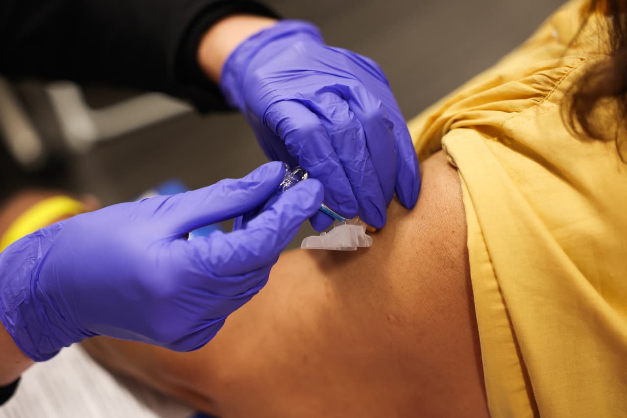 Chicago ofrece vacunas gratuitas sin importar seguro o estatus migratorio