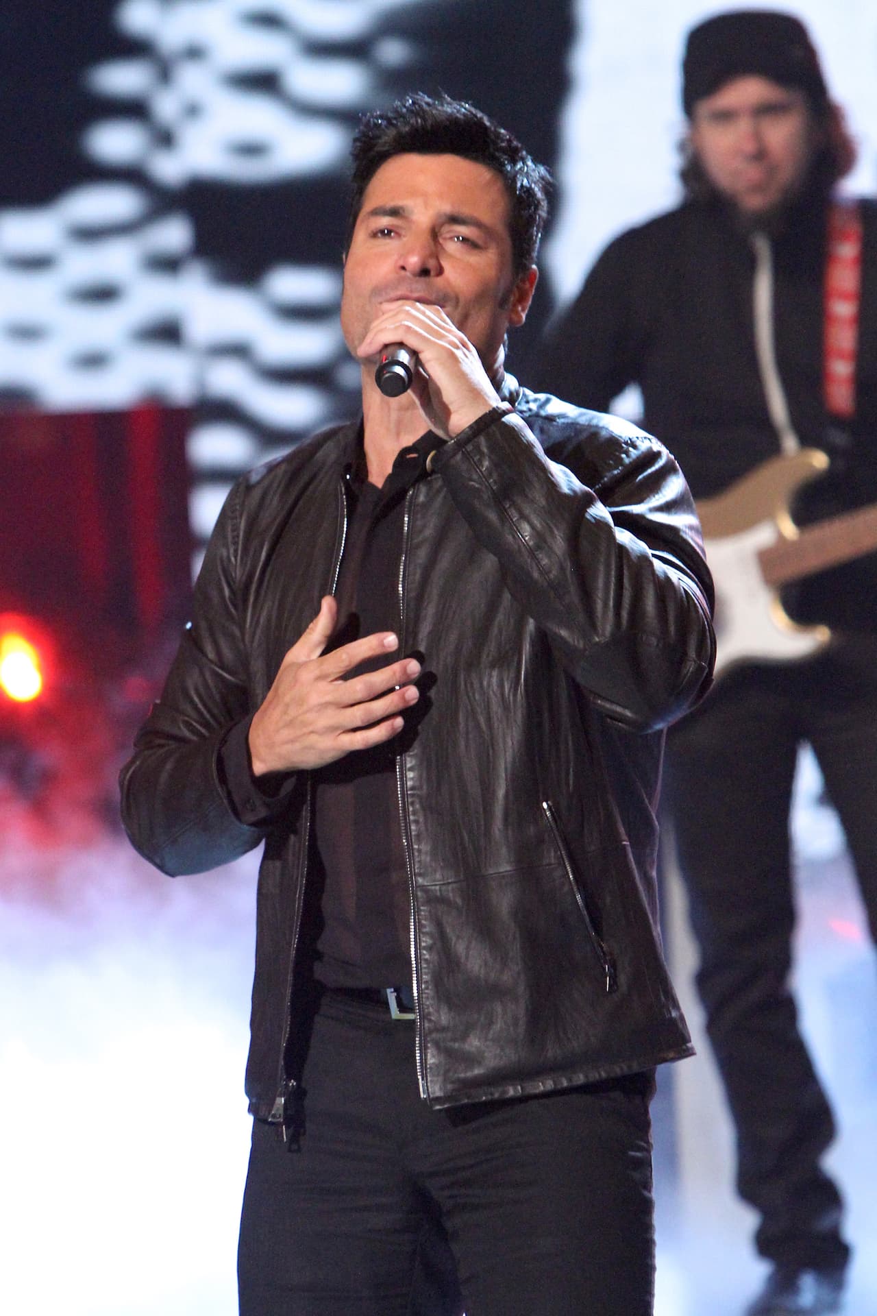 Uno de los grandes exponentes de la música latina es Chayanne. ¿Sabían ustedes que en los 70's hizo una audición para Menudo, pero no se quedó por ser muy joven? Pero eso no lo detuvo y más adelante formaría parte de "Los Chicos".