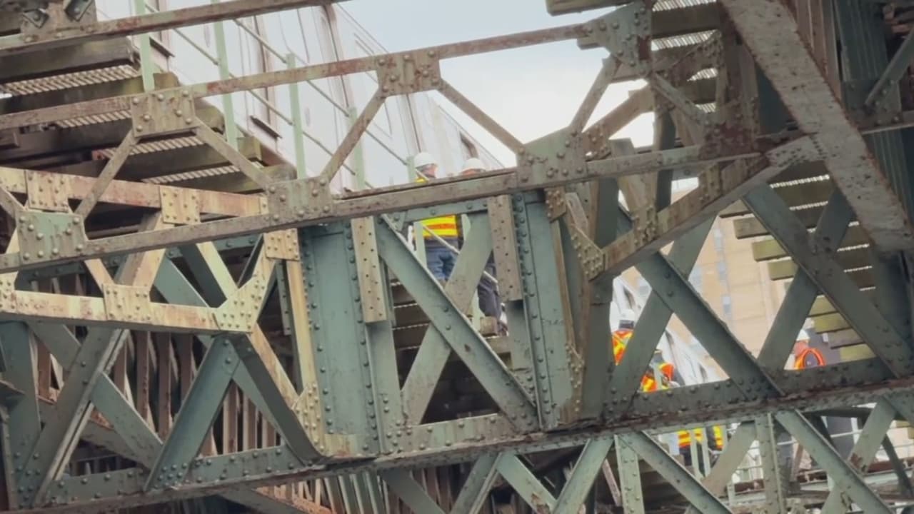 Si bien se cree que el incidente ocurrió por un problema o desperfecto en los rieles, 
<b>la MTA duda que sea por falta de mantenimiento</b>. "Hicimos inspección en noviembre", aseguró Richard Davey, presidente de NYC Transit.