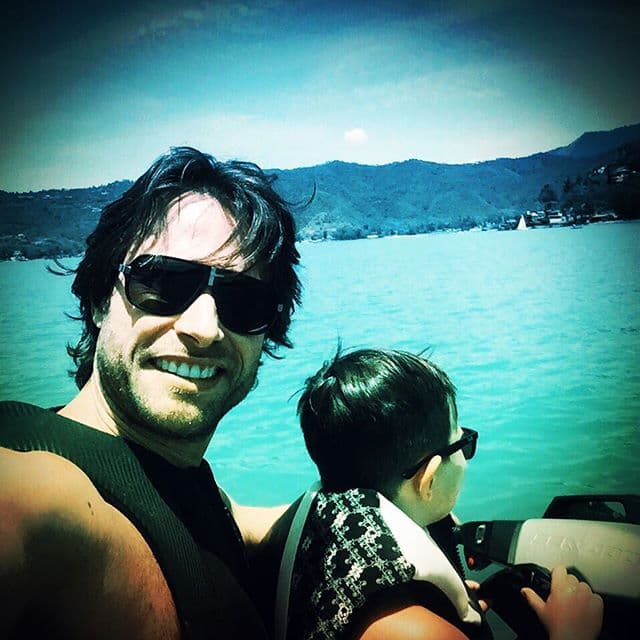 Sebastián Rulli y su hijo hacen ejercicio 