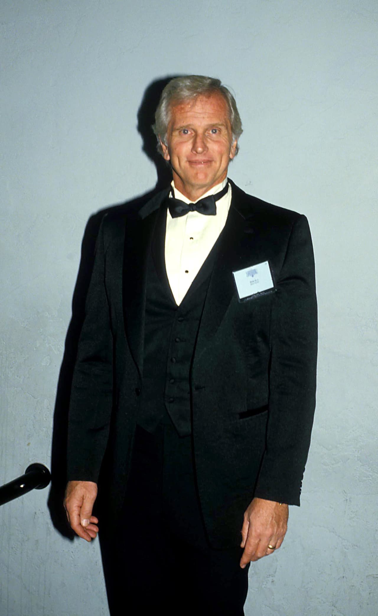 La Oficina del Alguacil de Santa Bárbara respondió el martes por la noche a una llamada por disturbio doméstico en Hope Ranch, una comunidad costera a unas 100 millas al noreste de Los Ángeles, donde se ubica la residencia del actor, así lo reportó el portal 
<a href="https://www.tmz.com/2019/10/16/tarzan-actor-ron-ely-woman-killed-suspect-shot-dead/" target="_blank">TMZ</a>.