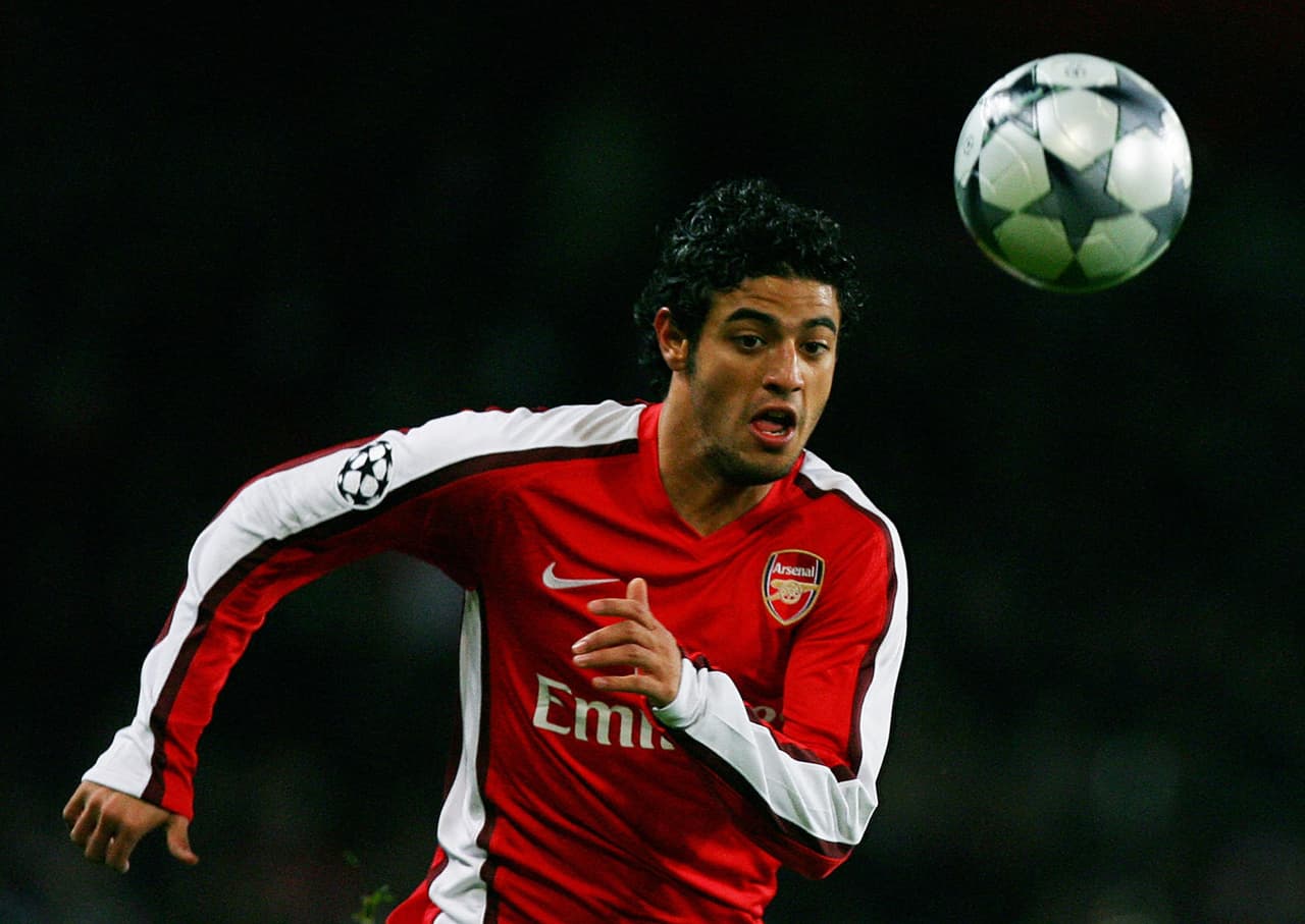 En 2008, Arsenal obtuvo el permiso de trabajo para él, siendo este el equipo más representativo en el que actuó, un grande de Inglaterra. A sus 19 años, en 30 partidos en su primera temporada marcó 5 tantos, uno en Premier.