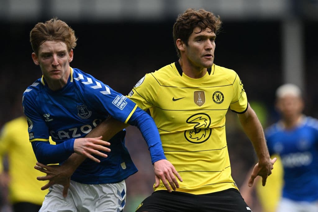 Everton y el Arsenal lograsen triunfos clave en la Premier. Los Toffees vencieron al Chelsea, mientras que los Gunners superaron al West Ham fuera de casa. Con estos resultados, el Everton se acerca a la salvación y el Arsenal se mete en puestos de Champions.