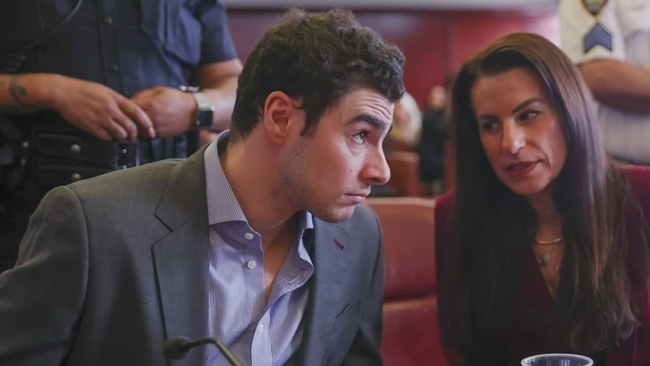 Agente que revisó la mochila de Luigi Mangione durante su arresto cuenta en corte lo que encontró