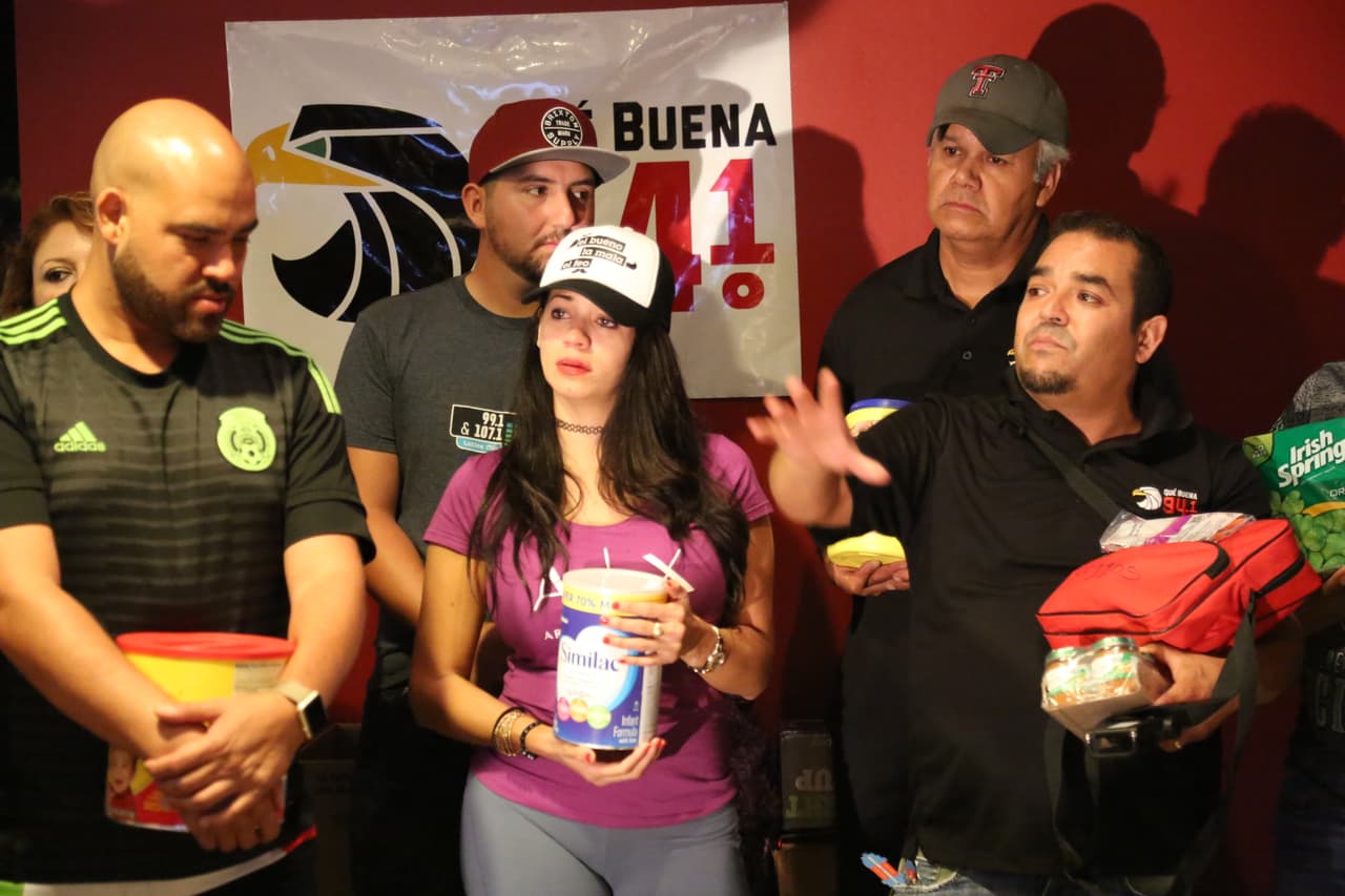 Raúl 'El Pelón', Carla Medrano y El Feo ya están en Texas y quedaron sin palabras por ver el apoyo de todos sus radioescuchas en Dallas.