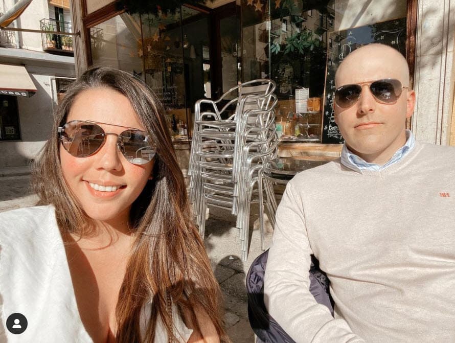 Sobre su yerno, habló de lo bien que se encuentra ahora: "Tuvo un 
<b><a href="https://www.univision.com/famosos/esta-batallando-junto-a-el-dia-y-noche-julian-gil-admira-la-dura-lucha-de-su-hija-contra-el-cancer-de-su-esposo-fotos" target="_blank">proceso de cáncer muy fuerte</a></b>; gracias a Dios, ya la libró después de 17 quimioterapias y año y medio de muchos sacrificios".
<br>