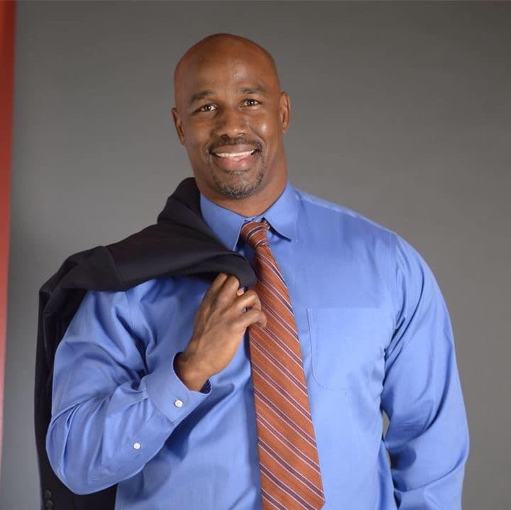 Una mujer murió y su esposo resultó herido tras ser baleados en su propia residencia al suroeste de Houston