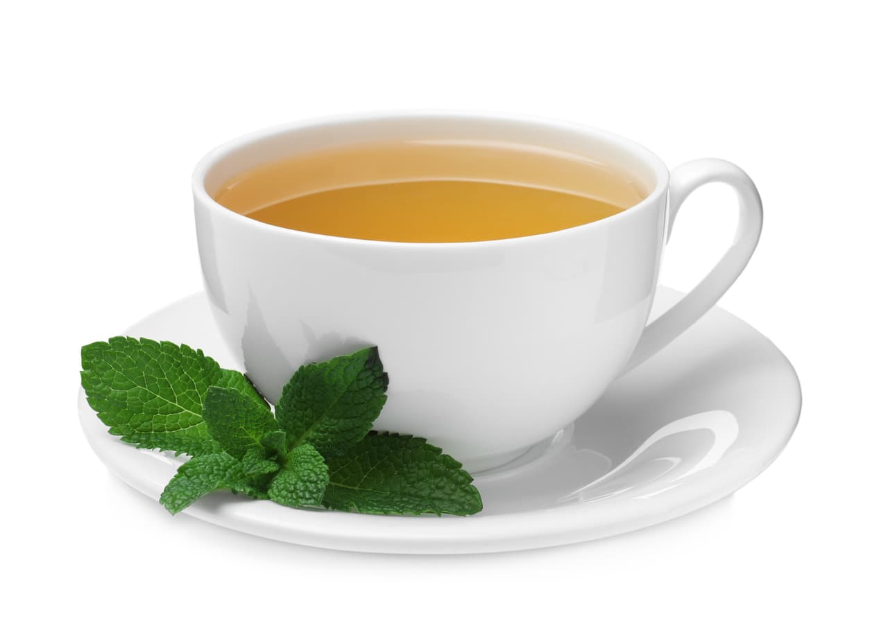 Té
<br>
<br>Las hojas de té contienen kaempferol, quercetina y miricetina. En general, el té es una gran fuente de antioxidantes, unos nutrientes que se encargan de combatir los radicales libres, es decir, las moléculas que van oxidando las células y haciéndolas envejecer.
<br>
