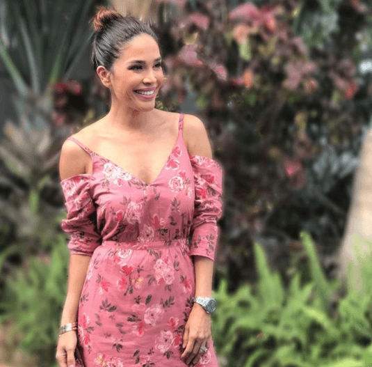 Los tonos rosados y corales son ideales para crear un look romántico.