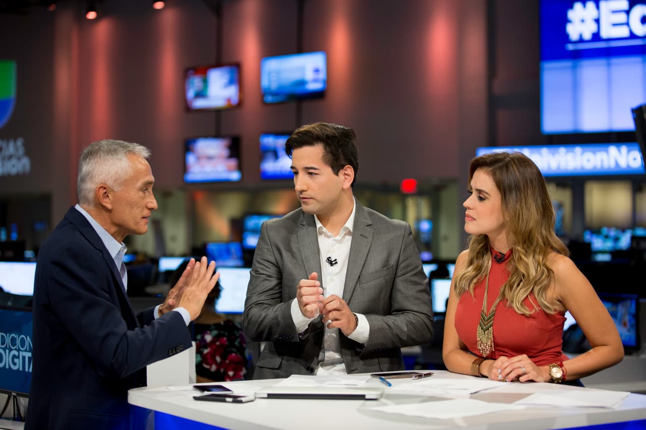 Univision estrena noticiero digital multiplataforma: revive la primera emisión 