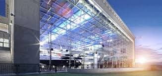 Autoridades confirmaron que enviaron aeronaves para arrojar agua e ignífugos al fuego. Las llamas fueran empujadas lejos de la biblioteca por los fuertes vientos de Santa Ana que soplaban desde el interior de California hacia la costa.
<br>