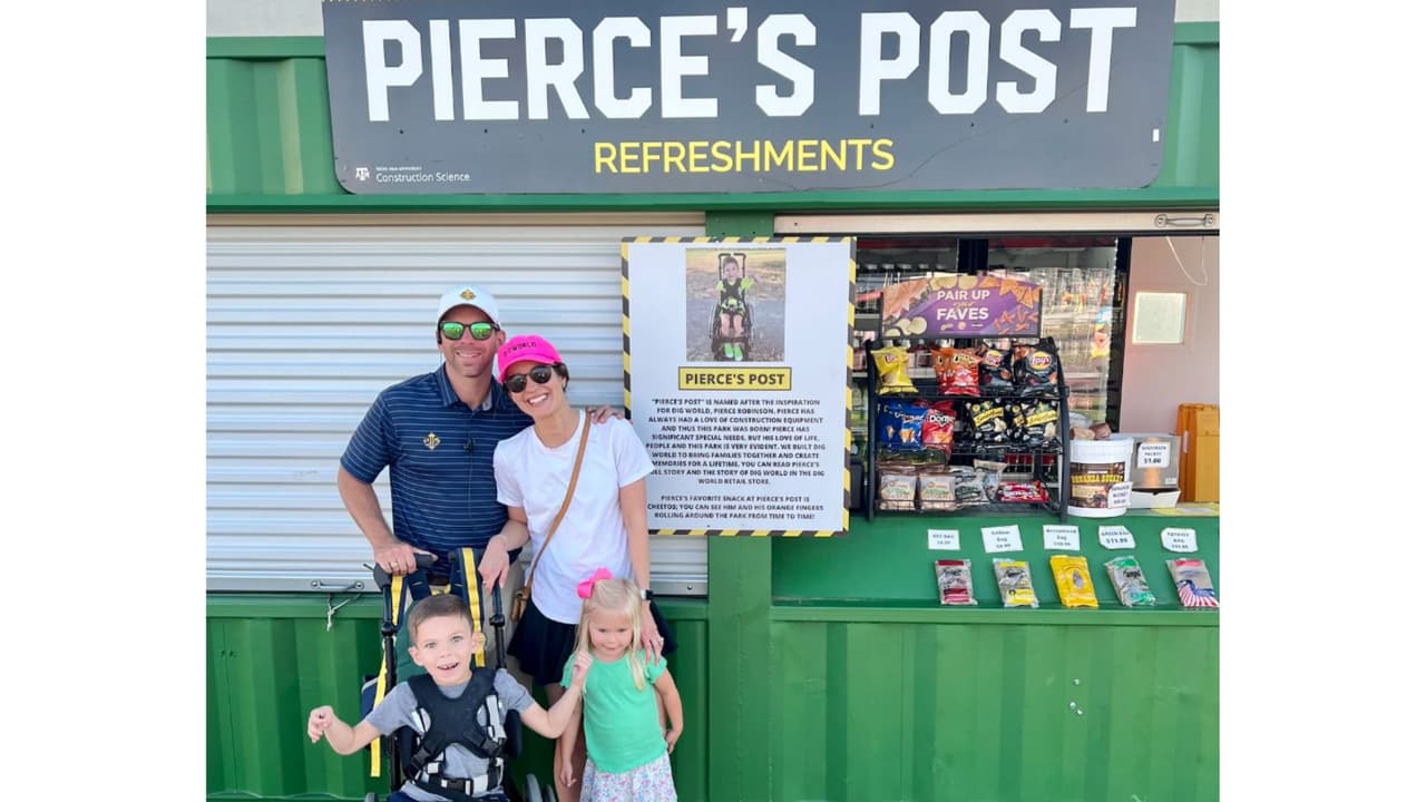 <h2 class="cms-H2-H2">La historia de Dig World </h2>
<br>Jacob y Melissa Robinson comparten que su hijo Pierce tiene un gusto por los camiones y todo lo que tenga que ver con la construcción. El pequeño contrajo meningitis bacteriana que le dejó múltiples discapacidades físicas y cognitiva, pero Pierce no pierde la alegría y el gusto por la aventura de los camiones. Y de aquí nació para los padres Pierce asociarse con un amigo de la familia Rick Bennett y crear el parque Dig World en honor a la fascinación que el pequeño tiene por la construcción.