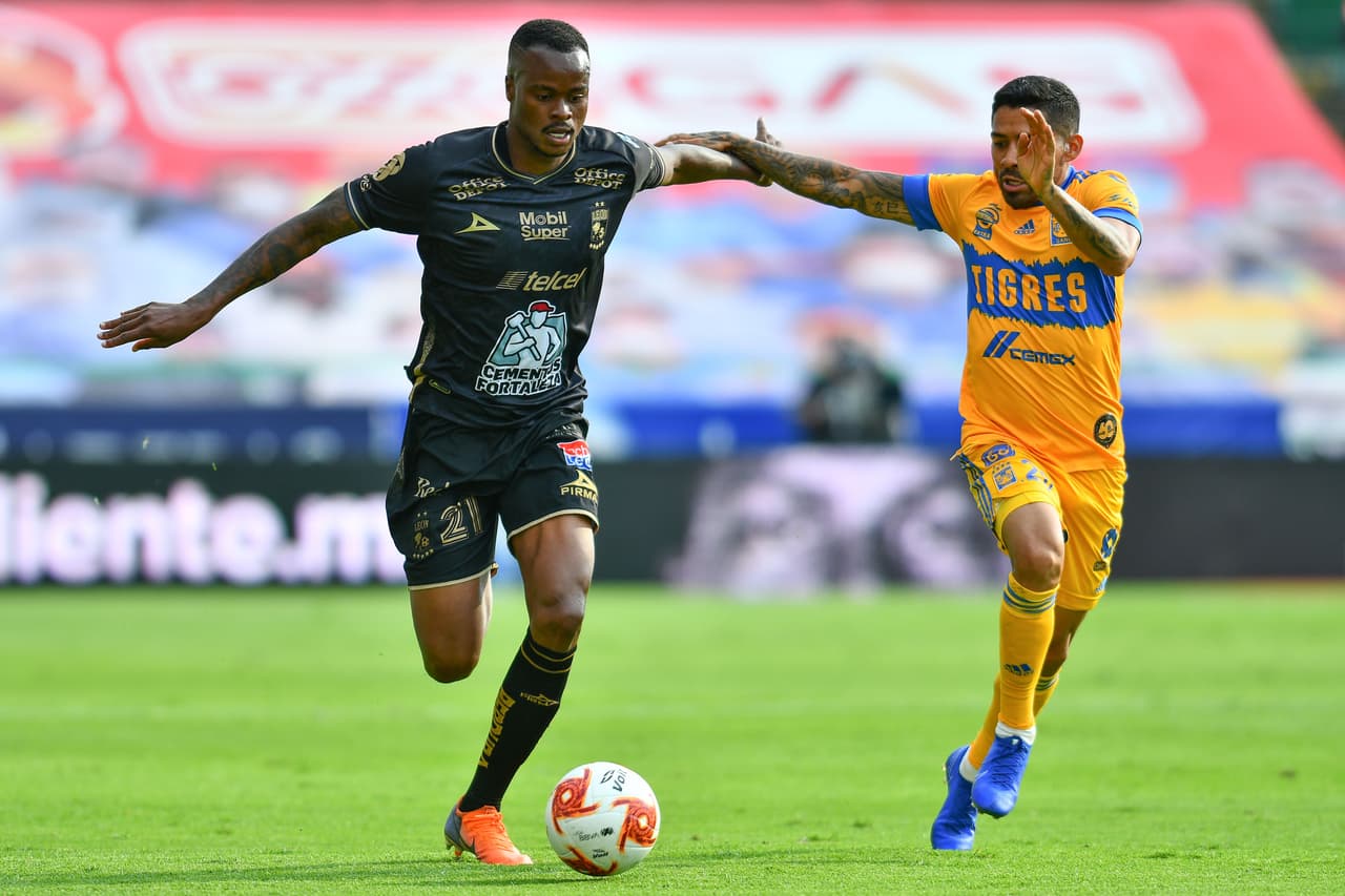 León quiere llevarse los puntos, y los Tigres comienzan a sufrir mucho en su mediocampo.
