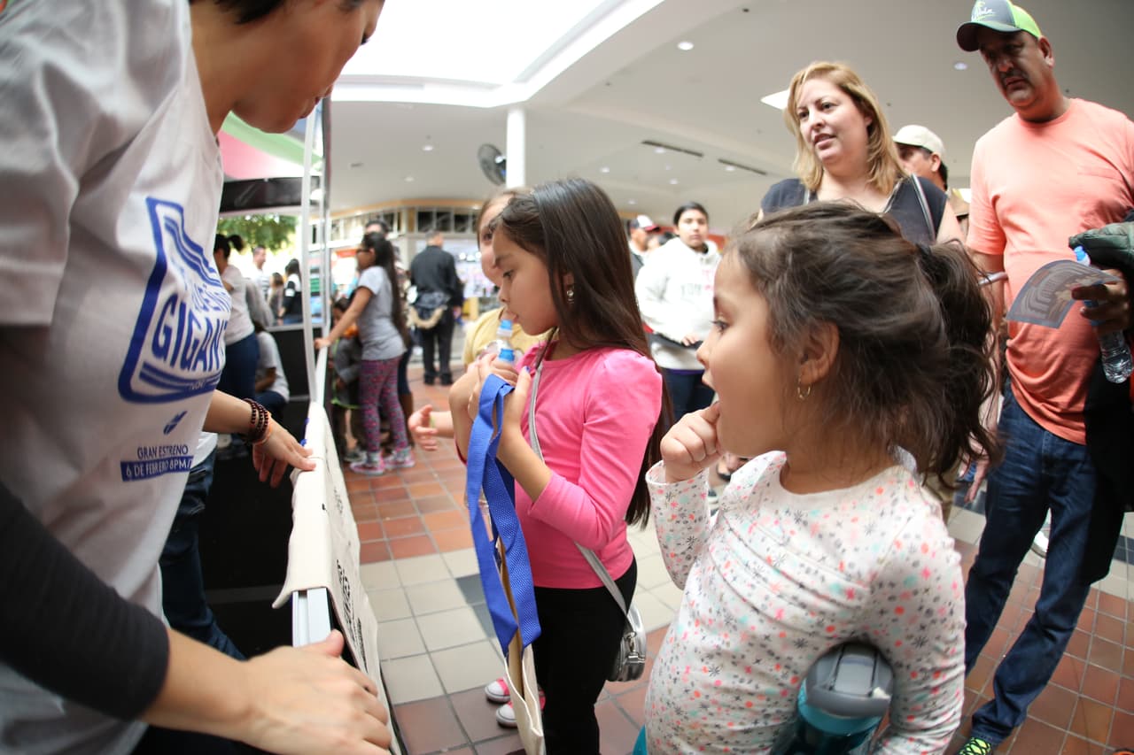 Una de las actividades favoritas fue el diseño de bolsas.