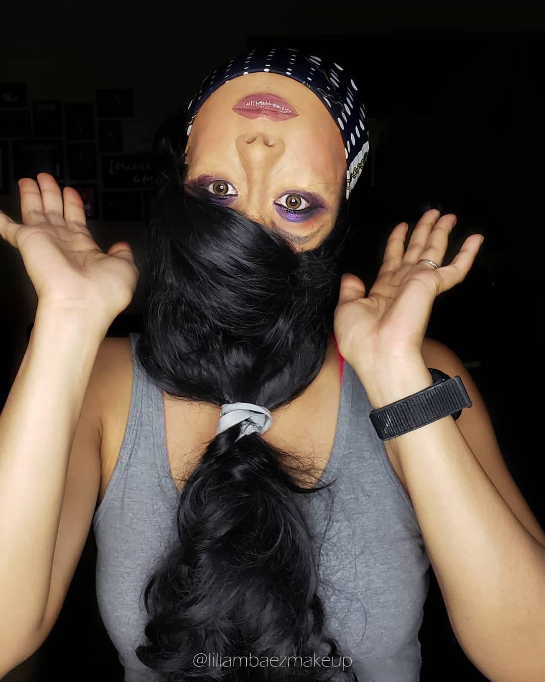 Aún cuando su mundo a veces parece de cabezas.