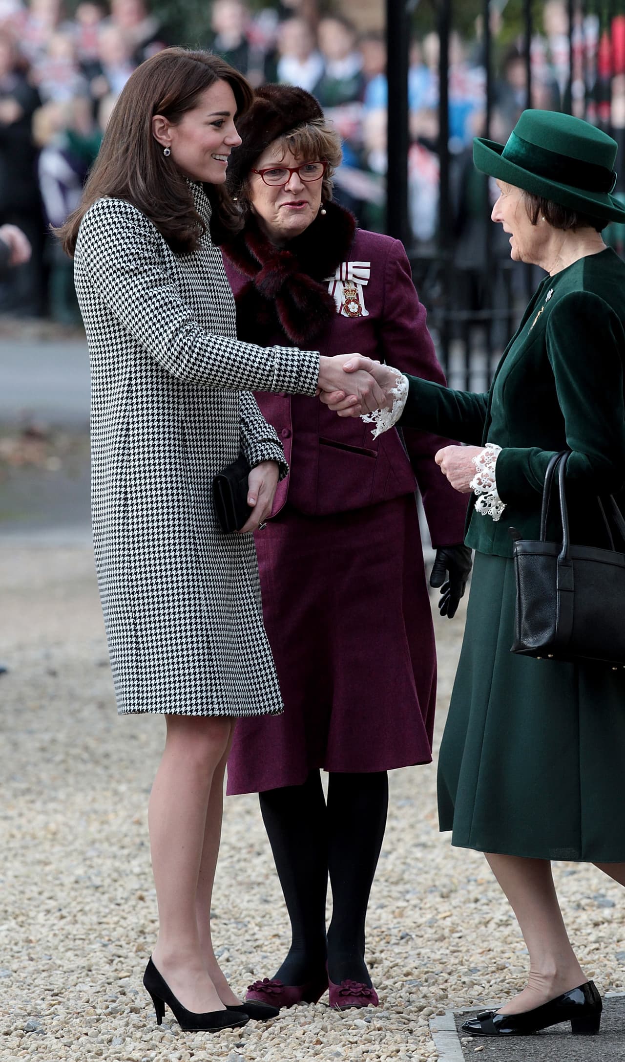 Ella ha sabido tomar su cargo con mucha responsabilidad.