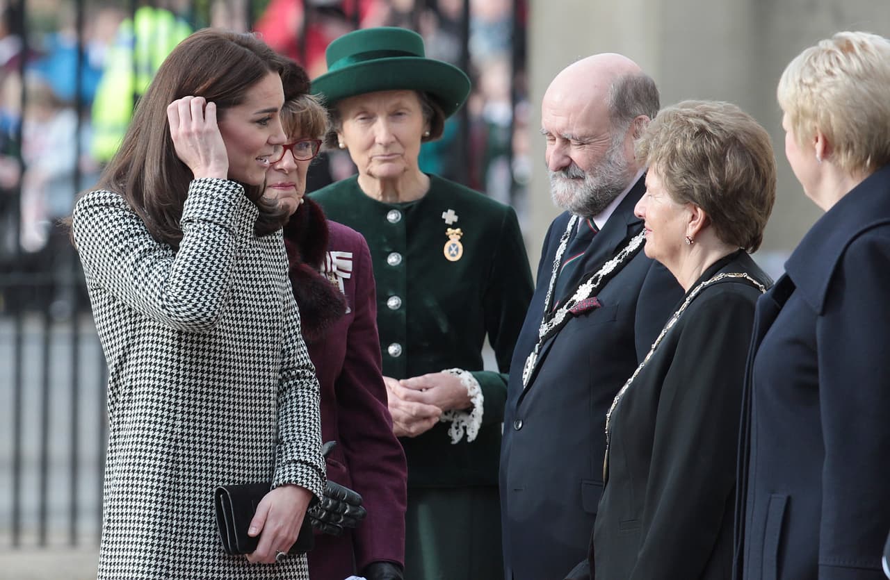 Y parece muy feliz de poder contribuir con su país de esta forma.