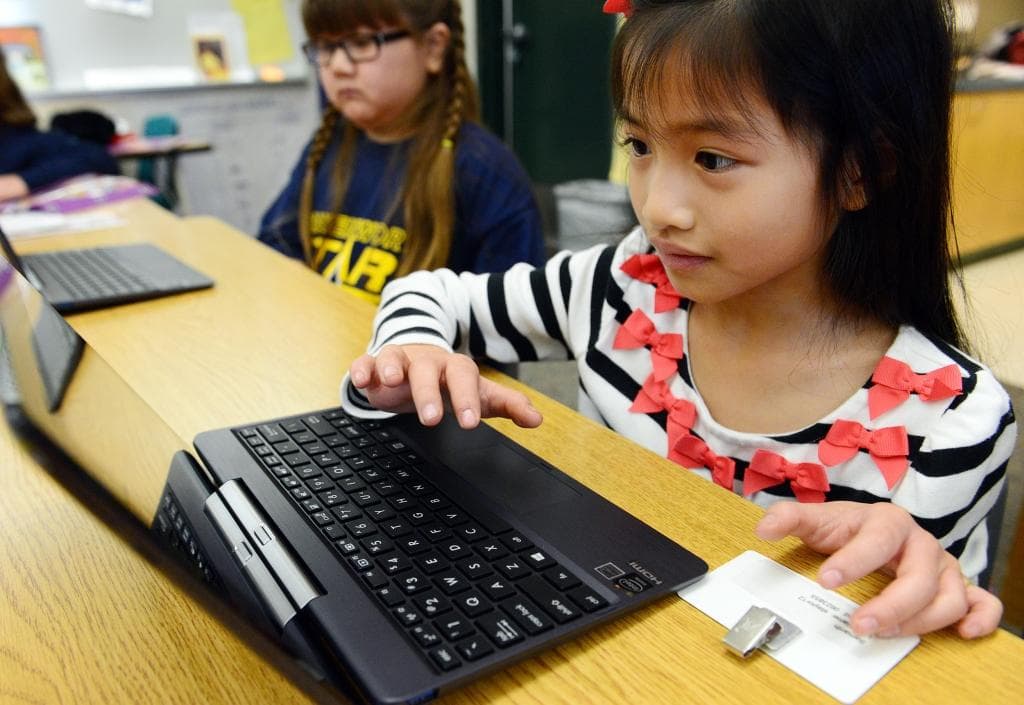 El Distrito escolar de Fresno gastó millones en tabletas. ¿Por qué no todos los estudiantes tienen uno?