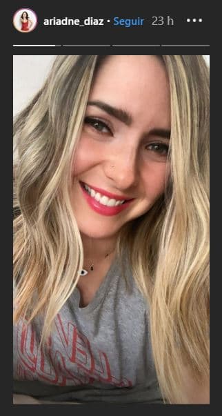 De inmediato, aclaró: "No, mentira (no cerraba ciclos)... No más quería andar más rubia".