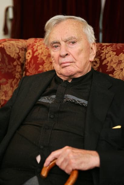 1 de agosto. Gore Vidal, 86 años de edad. Escritor, dramaturgo, político y comentarista tan punzante como presuntuoso.