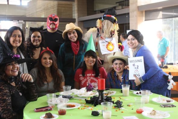 ¡Así es como Univisión Arizona celebra el Halloween!  Dulces, calaveras, disfraces y mucha diversión. 
