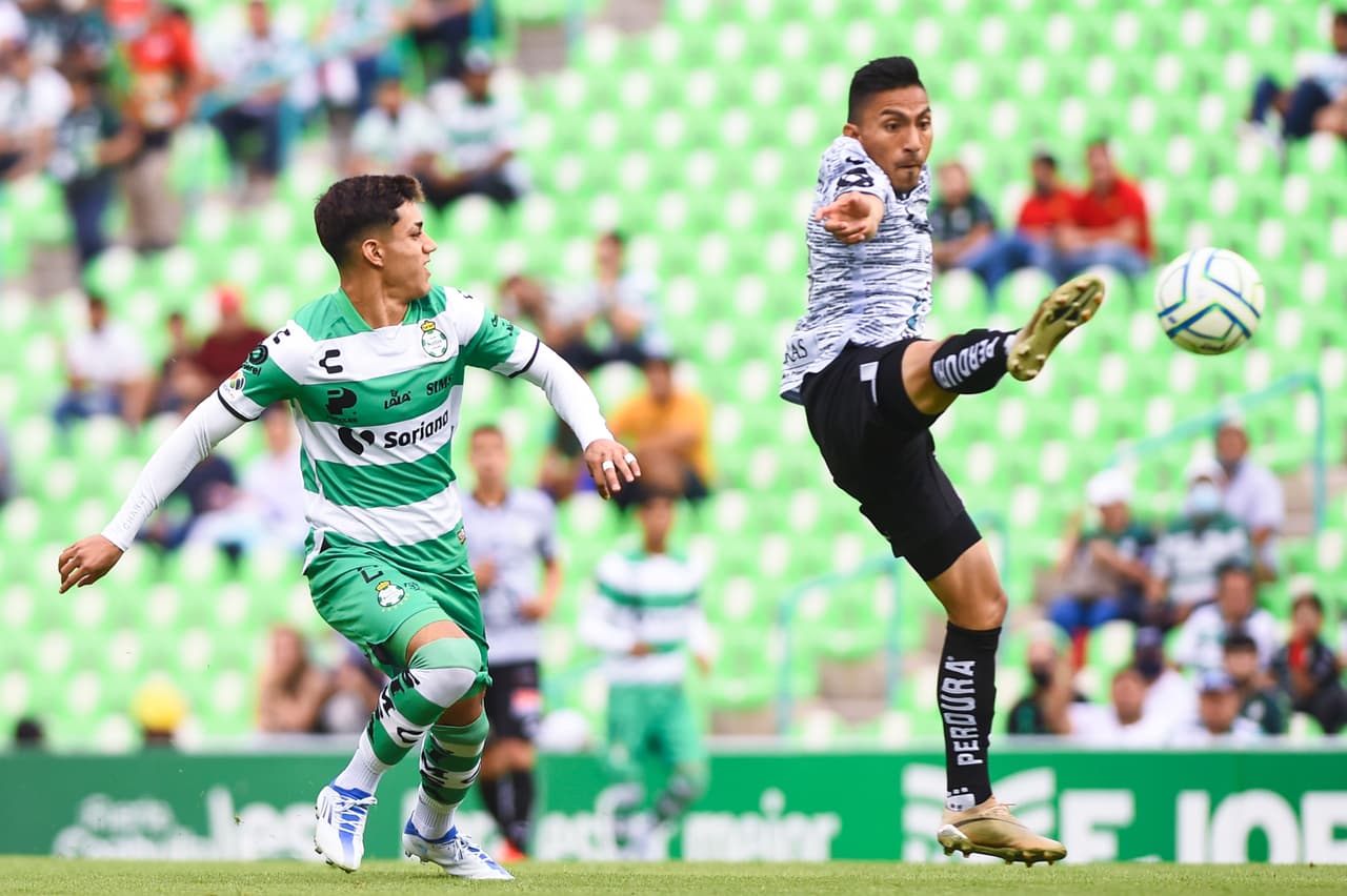 Santos Laguna le remontó 2-1 a León con goles de Omar Campos y Félix Torres en la Jornada 9 del Apertura 2022.