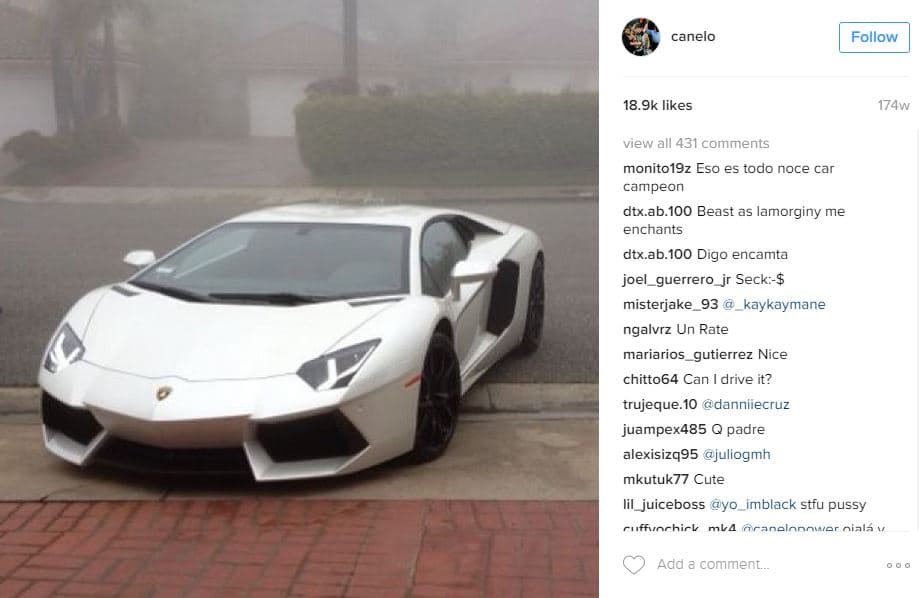 En estas imágenes vemos el Lamborghini 
<b><a href="https://www.univision.com/noticias/lamborghini/lamborghini-aventador-lp-700-4">Aventador LP700-4 2012</a></b>, que forma parte del establo de 'Canelo'. Con un valor que ronda los 400,000 dólares, este Aventador dispone de un motor V12 de 6.5 litros que entrega brutales 700 HP y 509 lbs-pie de torque, logrando llegar a las 60 mph en sólo 2.9 segundos y acelerar hasta las 217 mph.