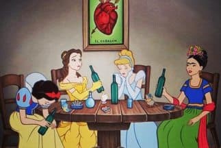"Paloma negra" muestra a Blanca Nieves, Cenicienta, Bella y Frida Kahlo sosteniedo una botella. (Imagen tomada de Twitter)