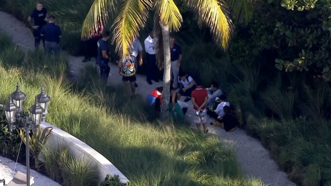 Grupo de inmigrantes llega en lancha rápida a Fisher Island en Miami
