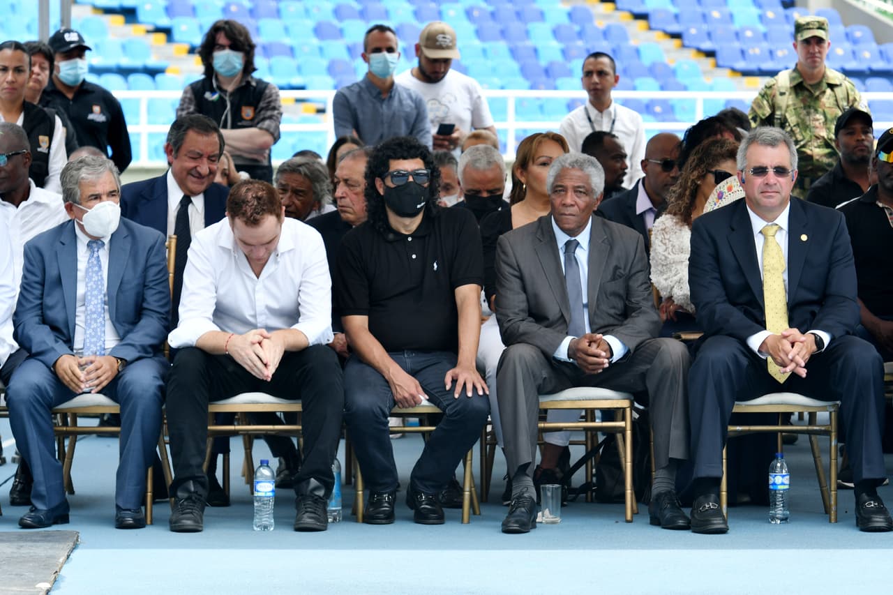 Familiares, amigos, exjugadores y aficionados le dieron el último adiós a Freddy Rincón en el Estadio Pascual Guerrero de Cali.
