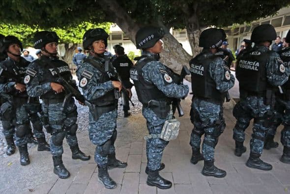 Mientras unos patrullan, otros deberán participar en el operativo para contribuir en la búsqueda y localización de los estudiantes desaparecidos el pasado 26 de septiembre.