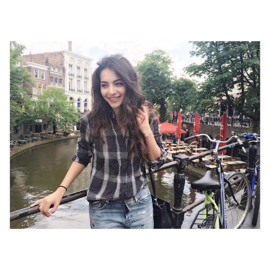 Melisa asegura que le gusta descubrir y conocer nuevas culturas, por lo que regresa constantemente a los Países Bajos a visitar a sus padres.