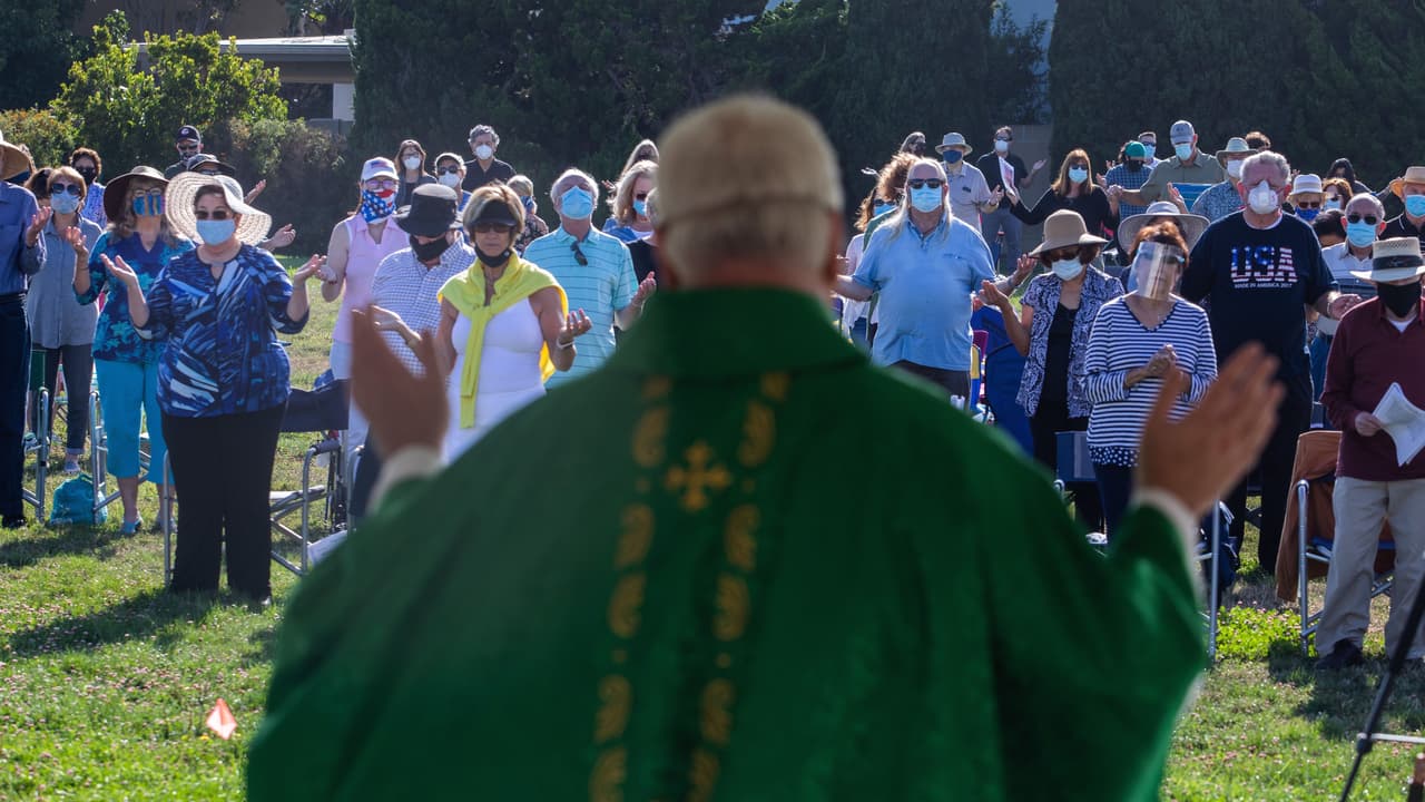 Algunos líderes religiosos de Bakersfield no reiniciarán servicios dentro de sus iglesias