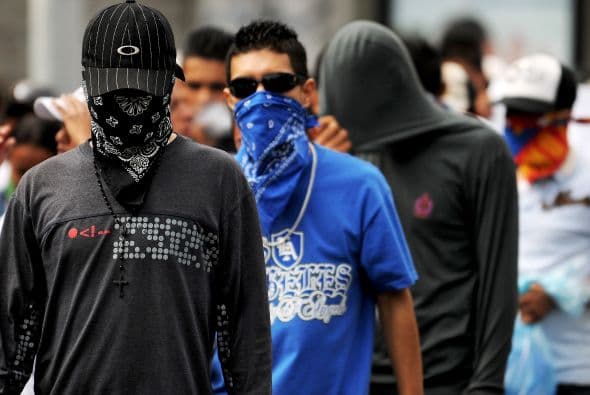 Son conocidos por su uso de la violencia y un código moral propio que consiste en su mayor parte en una venganza implacable y crueles retribuciones.