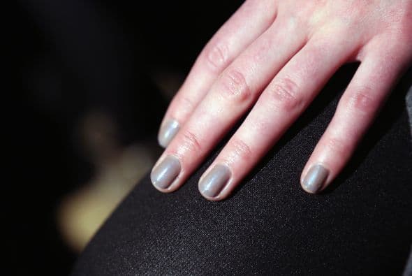 Puedes elegir un tono con 'soft glitter', un tono perfecto para llevar toda la semana y a todos lados.